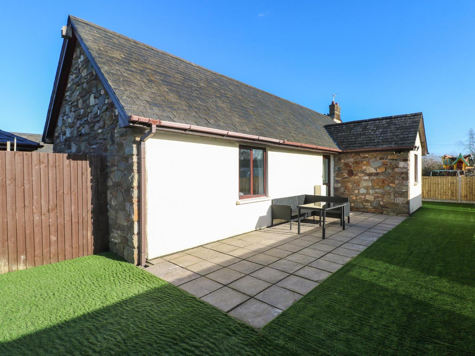 The Old Well Bungalow - Ty Mawr Farm Cardiff Eksteriør bilde